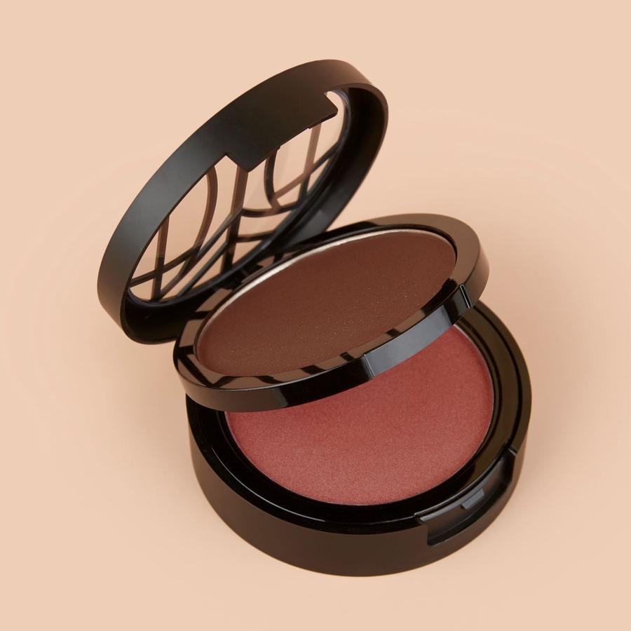 staycation-nude_33079f60-84d2-4560-a80b-534891992490_900x